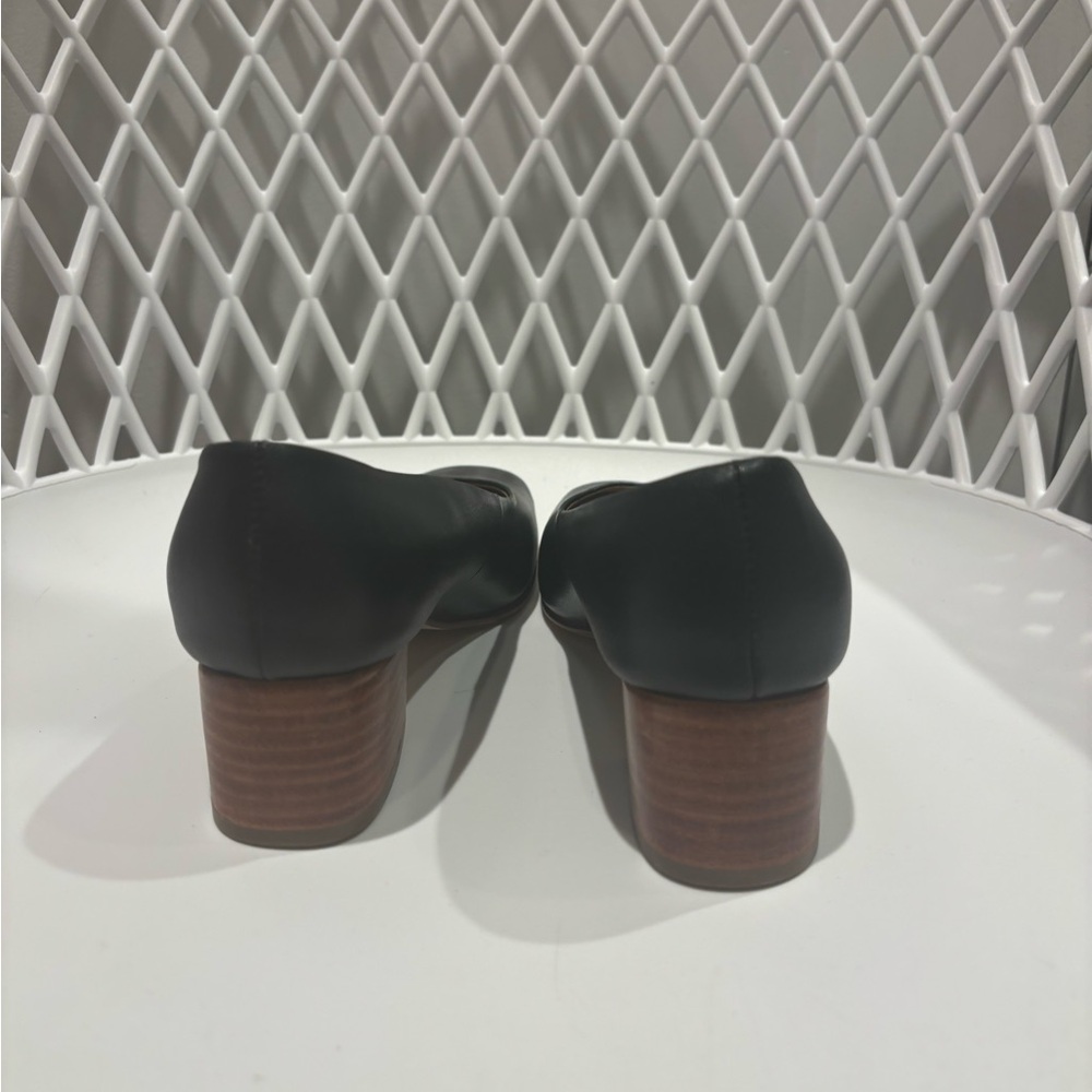 Elegant Black Leather Block Heel Shoes - Picture 5 of 5